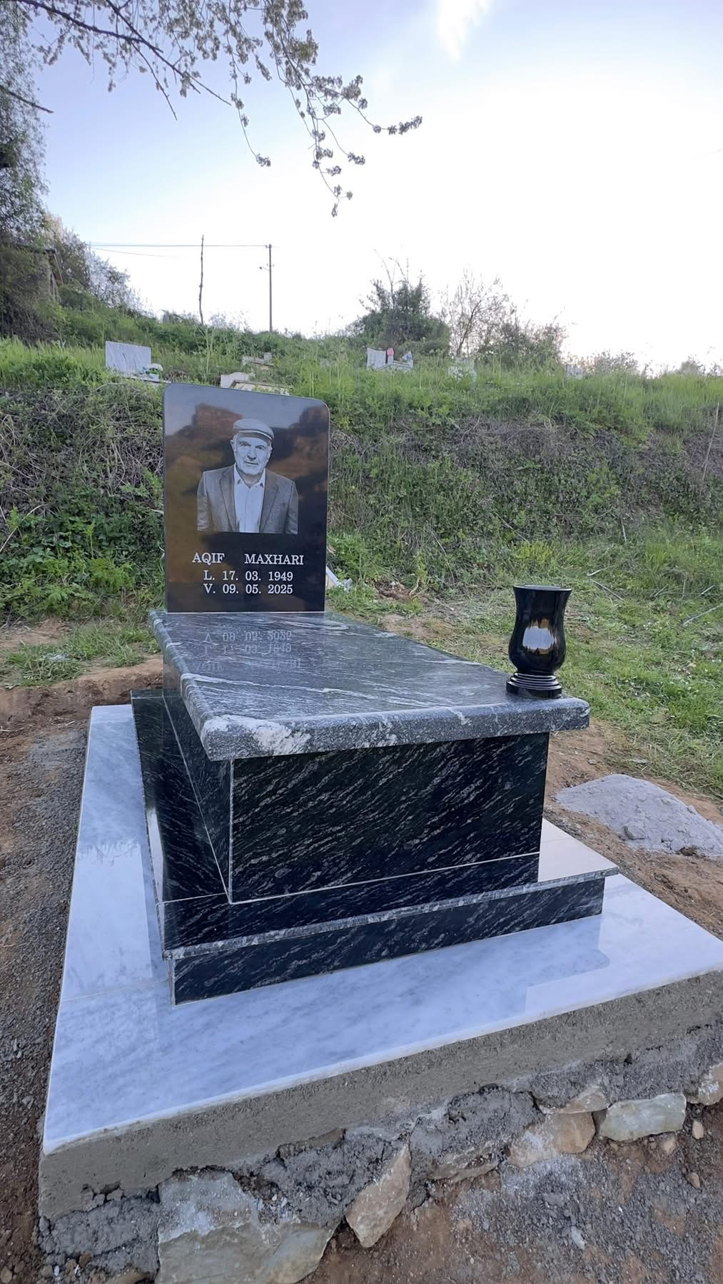 Monument me formë zemre – punim Muçi