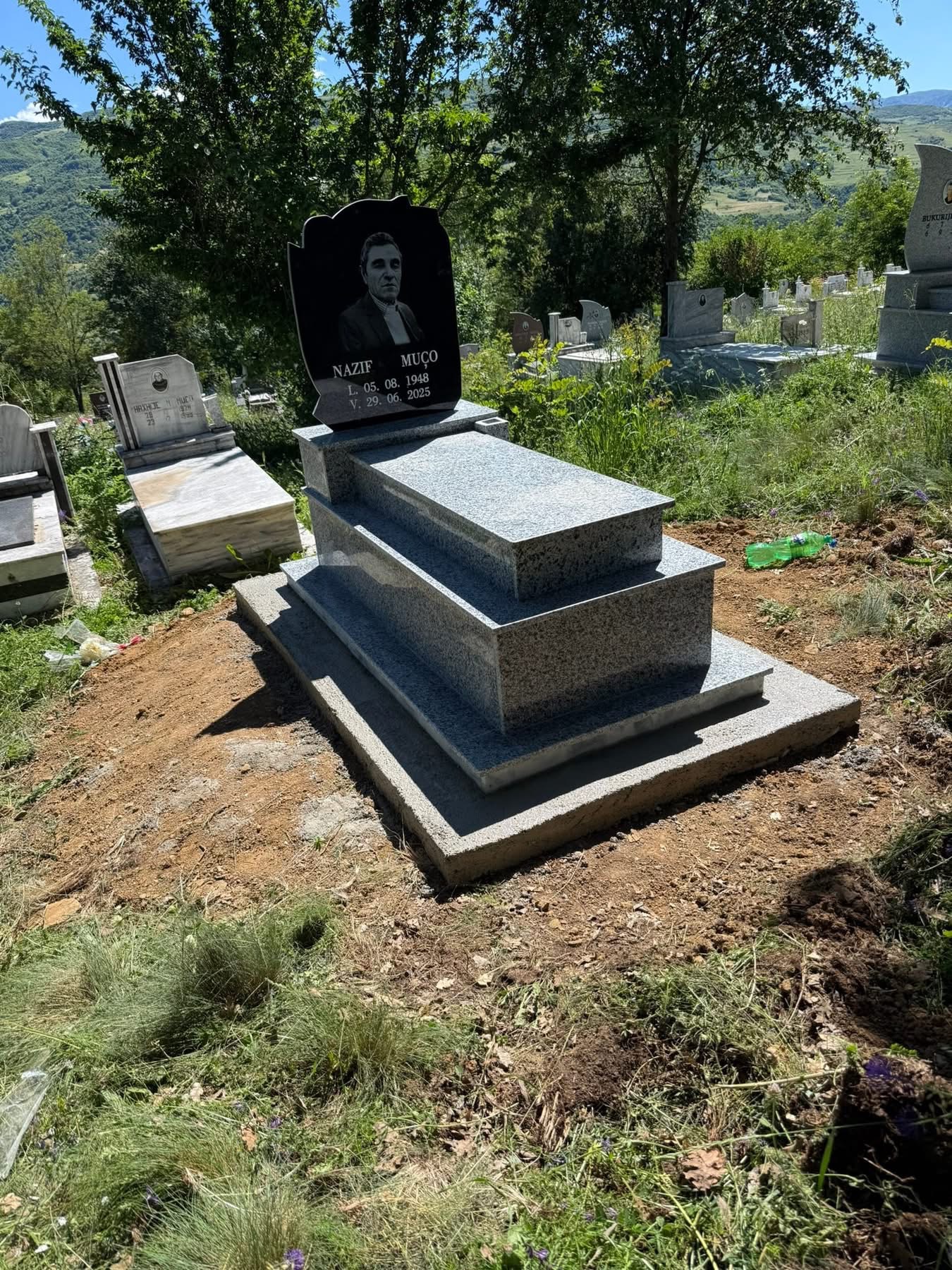 Monument granit gri klasik – punim Muçi