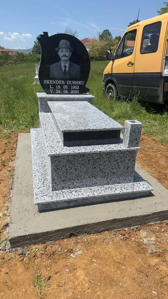 Monument granit i hapur – punim Muçi